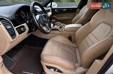 Внедорожник / Кроссовер Porsche Cayenne 2019 в 