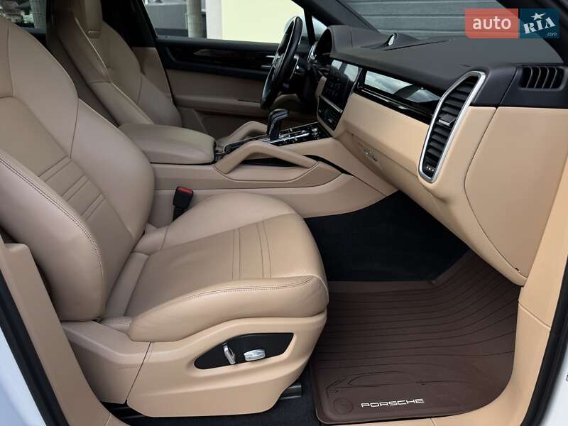 Внедорожник / Кроссовер Porsche Cayenne 2019 в Стрые