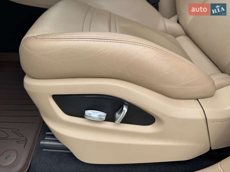 Позашляховик / Кросовер Porsche Cayenne 2019 в Стрию