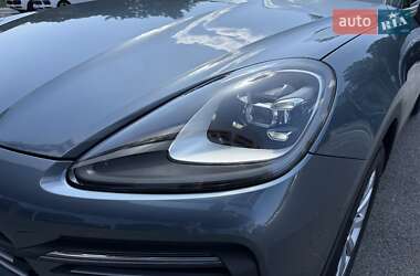 Внедорожник / Кроссовер Porsche Cayenne 2018 в 
