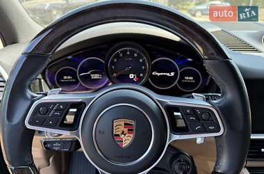 Внедорожник / Кроссовер Porsche Cayenne 2018 в 