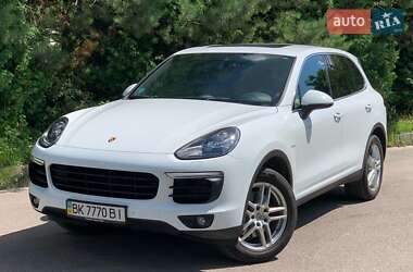 Позашляховик / Кросовер Porsche Cayenne 2015 в Рівному