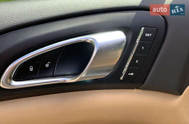 Внедорожник / Кроссовер Porsche Cayenne 2015 в 