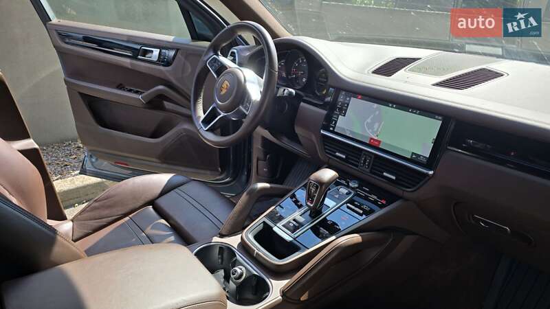 Внедорожник / Кроссовер Porsche Cayenne 2019 в Киеве