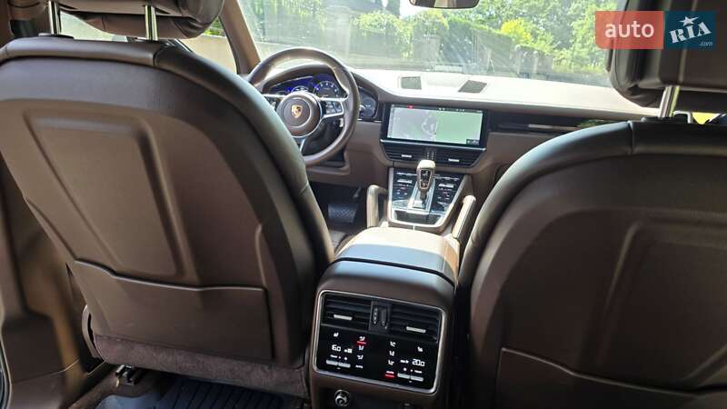 Внедорожник / Кроссовер Porsche Cayenne 2019 в Киеве