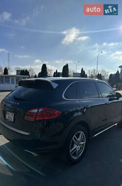 Внедорожник / Кроссовер Porsche Cayenne 2014 в 
