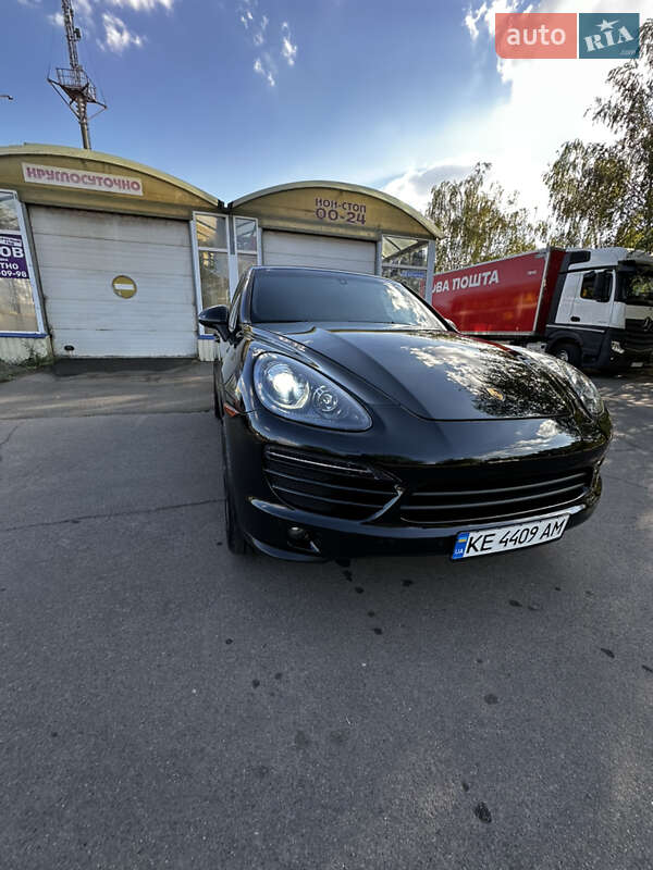 Позашляховик / Кросовер Porsche Cayenne 2012 в 