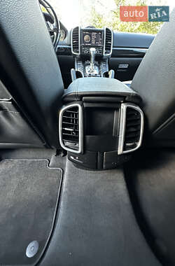 Позашляховик / Кросовер Porsche Cayenne 2012 в 