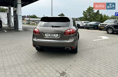 Внедорожник / Кроссовер Porsche Cayenne 2012 в 
