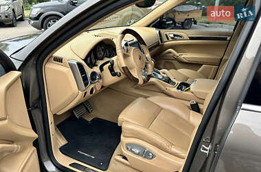 Внедорожник / Кроссовер Porsche Cayenne 2012 в 