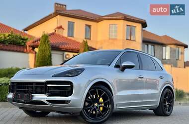 Внедорожник / Кроссовер Porsche Cayenne 2018 в 