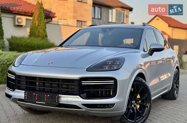Внедорожник / Кроссовер Porsche Cayenne 2018 в 
