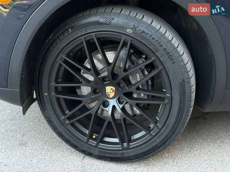 Внедорожник / Кроссовер Porsche Cayenne 2018 в Днепре