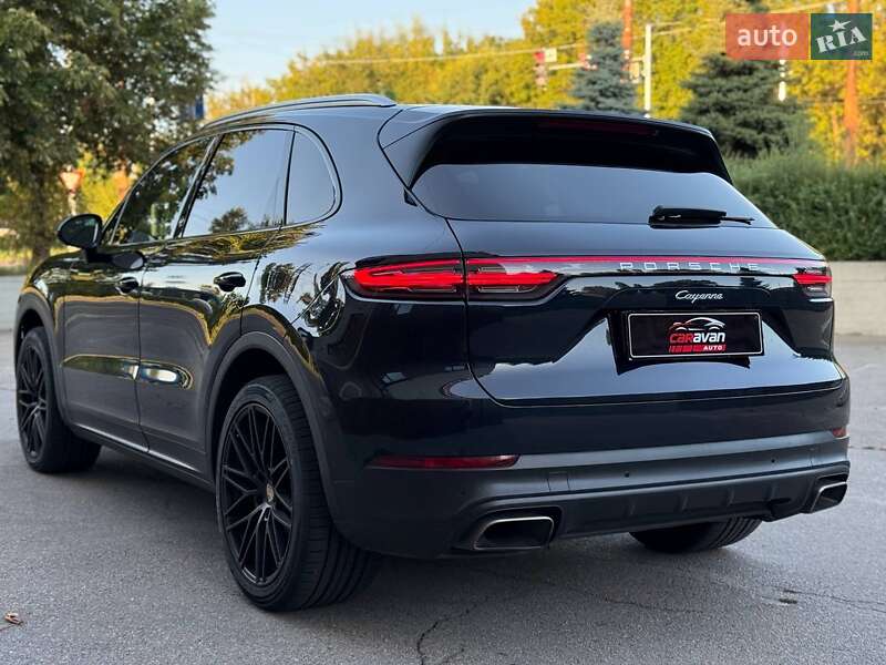 Внедорожник / Кроссовер Porsche Cayenne 2018 в Днепре