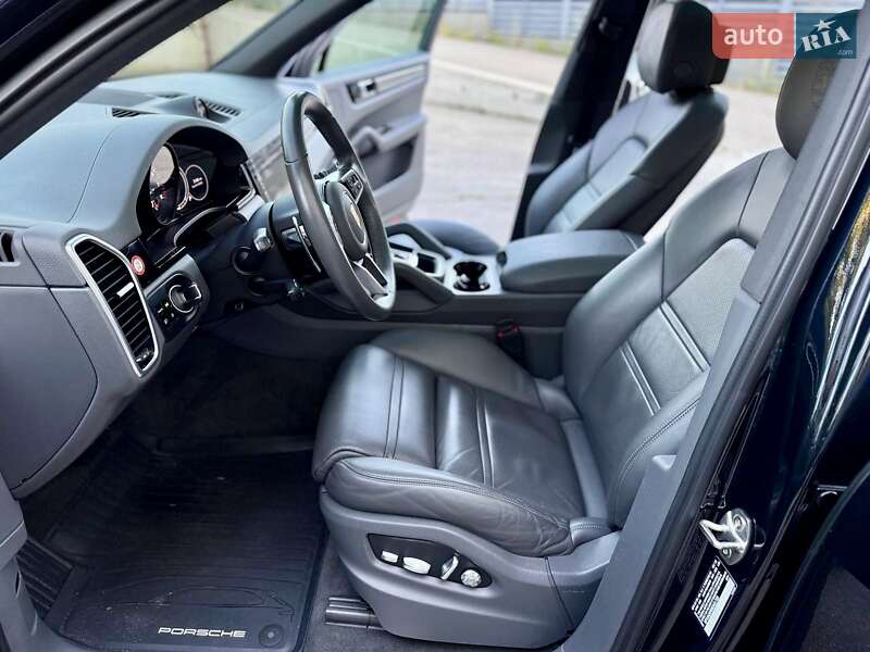Внедорожник / Кроссовер Porsche Cayenne 2018 в Днепре