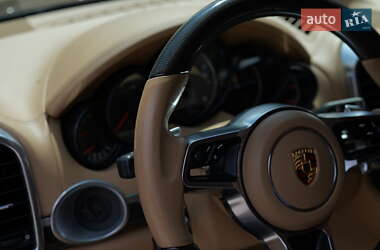 Внедорожник / Кроссовер Porsche Cayenne 2013 в 