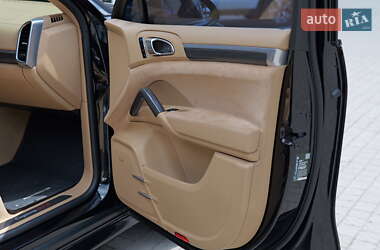Внедорожник / Кроссовер Porsche Cayenne 2013 в 