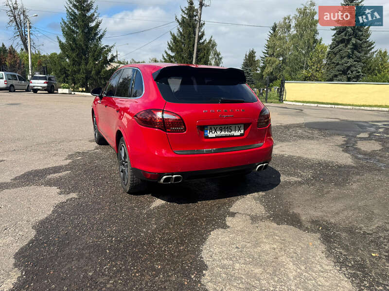 Позашляховик / Кросовер Porsche Cayenne 2013 в Харкові