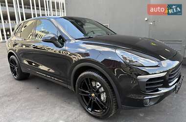 Внедорожник / Кроссовер Porsche Cayenne 2018 в 