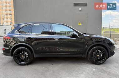 Внедорожник / Кроссовер Porsche Cayenne 2018 в 