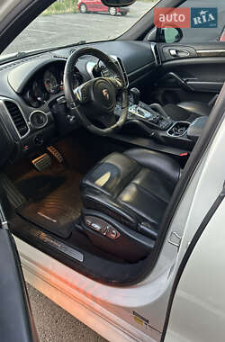 Позашляховик / Кросовер Porsche Cayenne 2011 в 
