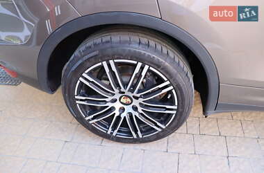 Внедорожник / Кроссовер Porsche Cayenne 2014 в 