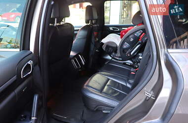 Внедорожник / Кроссовер Porsche Cayenne 2014 в 
