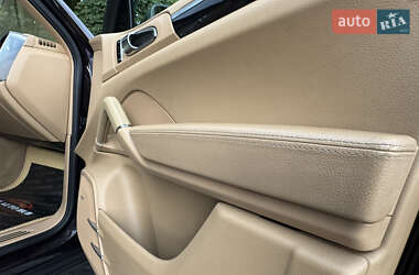 Внедорожник / Кроссовер Porsche Cayenne 2012 в 