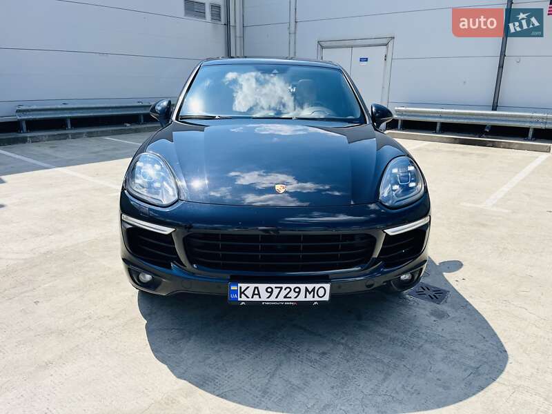 Внедорожник / Кроссовер Porsche Cayenne 2015 в Киеве