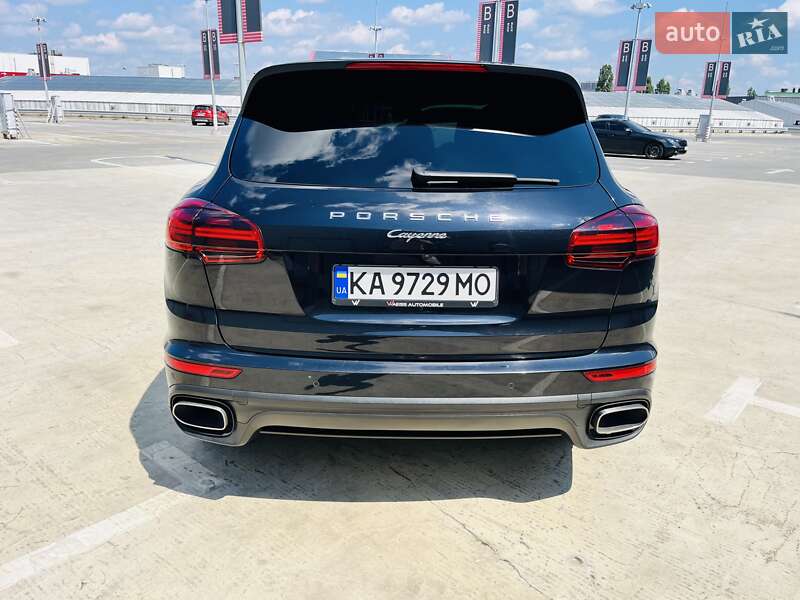 Внедорожник / Кроссовер Porsche Cayenne 2015 в Киеве