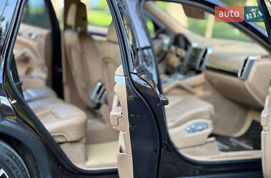 Внедорожник / Кроссовер Porsche Cayenne 2012 в 