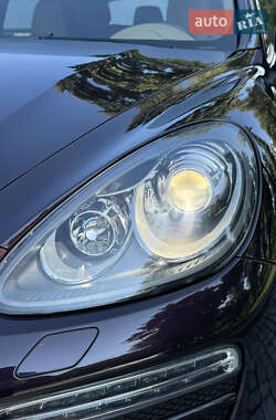Внедорожник / Кроссовер Porsche Cayenne 2012 в 