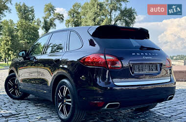 Внедорожник / Кроссовер Porsche Cayenne 2012 в 