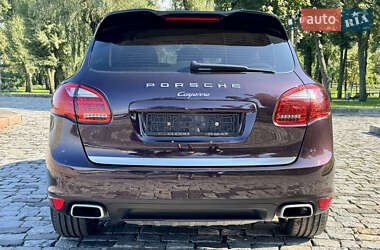 Внедорожник / Кроссовер Porsche Cayenne 2012 в 