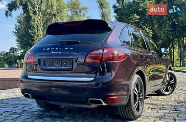 Внедорожник / Кроссовер Porsche Cayenne 2012 в 