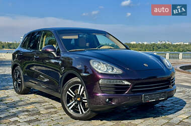 Внедорожник / Кроссовер Porsche Cayenne 2012 в 