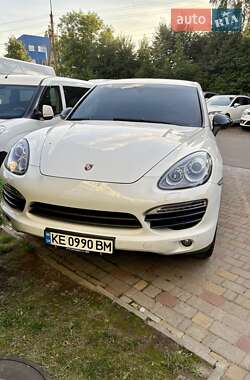 Внедорожник / Кроссовер Porsche Cayenne 2012 в 