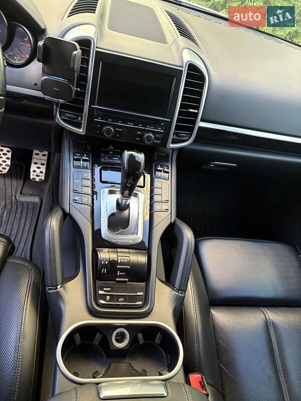 Внедорожник / Кроссовер Porsche Cayenne 2012 в Хмельницком