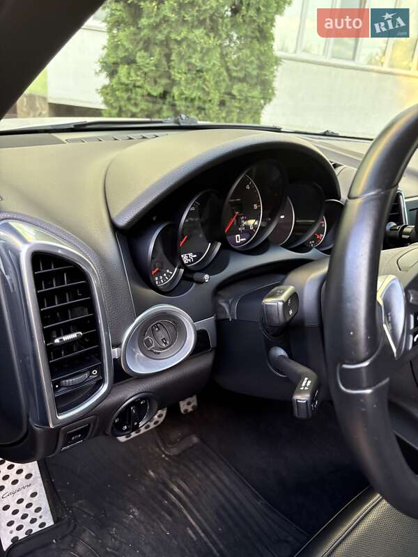 Внедорожник / Кроссовер Porsche Cayenne 2012 в Хмельницком
