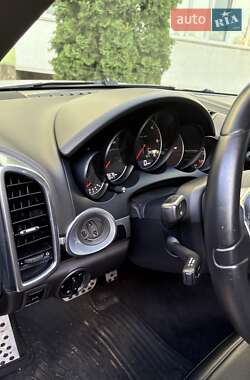 Внедорожник / Кроссовер Porsche Cayenne 2012 в 