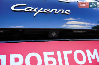 Внедорожник / Кроссовер Porsche Cayenne 2015 в 