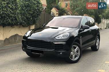 Внедорожник / Кроссовер Porsche Cayenne 2015 в 