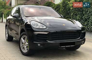 Внедорожник / Кроссовер Porsche Cayenne 2015 в 