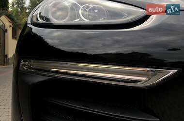 Внедорожник / Кроссовер Porsche Cayenne 2015 в 