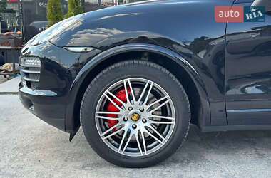 Внедорожник / Кроссовер Porsche Cayenne 2011 в 