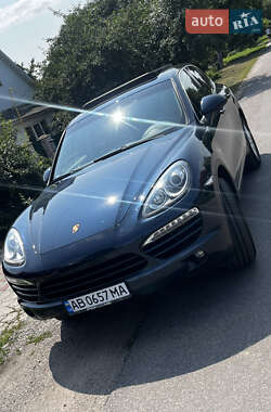 Внедорожник / Кроссовер Porsche Cayenne 2011 в 