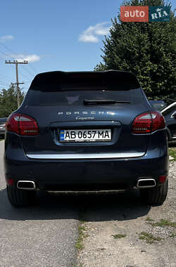 Внедорожник / Кроссовер Porsche Cayenne 2011 в 