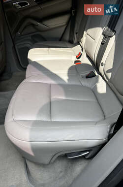 Внедорожник / Кроссовер Porsche Cayenne 2011 в 