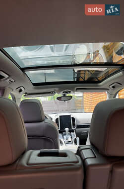Внедорожник / Кроссовер Porsche Cayenne 2011 в 