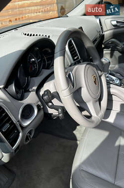 Внедорожник / Кроссовер Porsche Cayenne 2011 в 